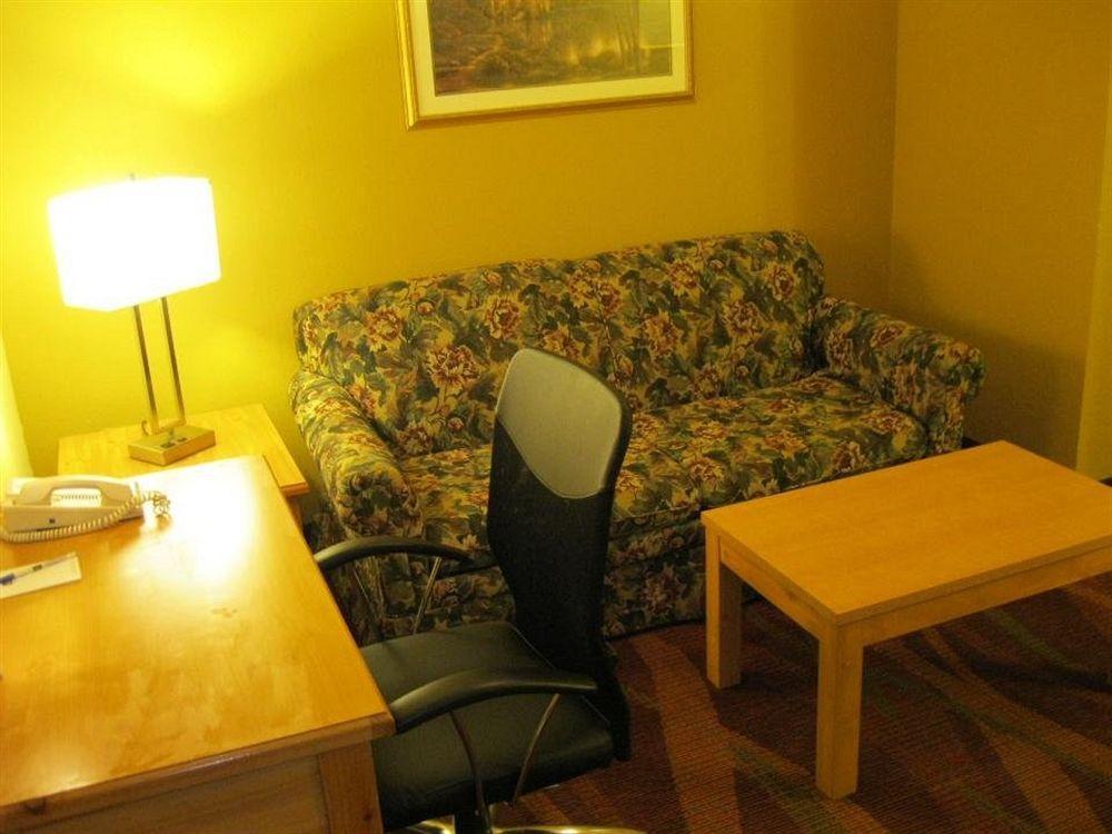 Best Western Fort Wayne Inn & Suites North Buitenkant foto