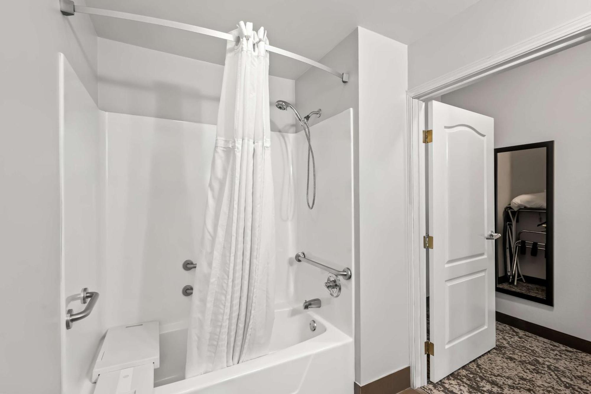 Best Western Fort Wayne Inn & Suites North Buitenkant foto